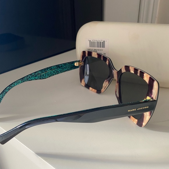 Marc Jacobs Accessories - Marc jacobs sunglasses